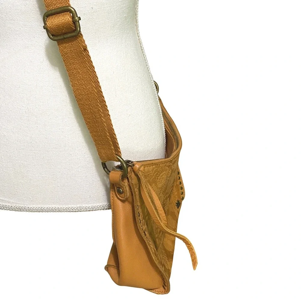 The Sak sak crossbody